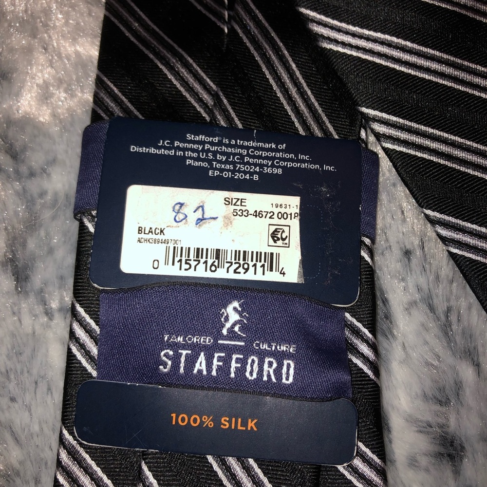3/$15 - 💯 silk tie by Stafford - Picture 4 of 5